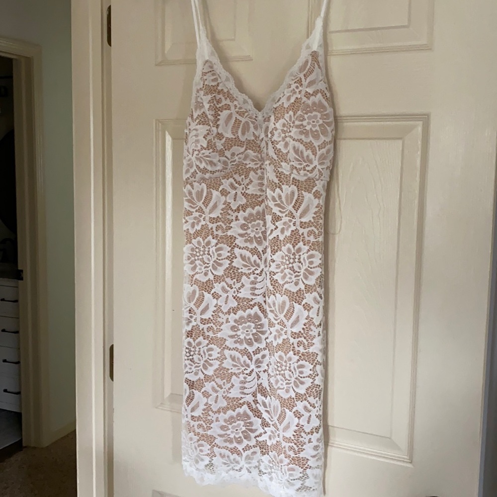 Sexy bodycon dress, white lace